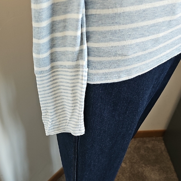 WHBM Striped Blue and Cream Women's Top - Picture 2 of 6